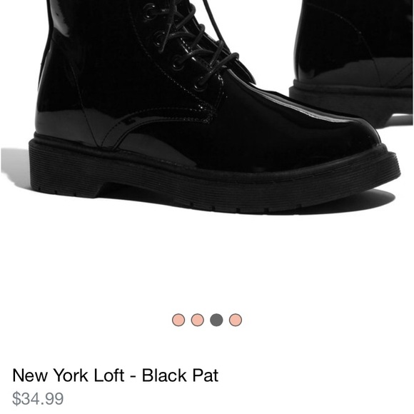 Black boots - Picture 2 of 2